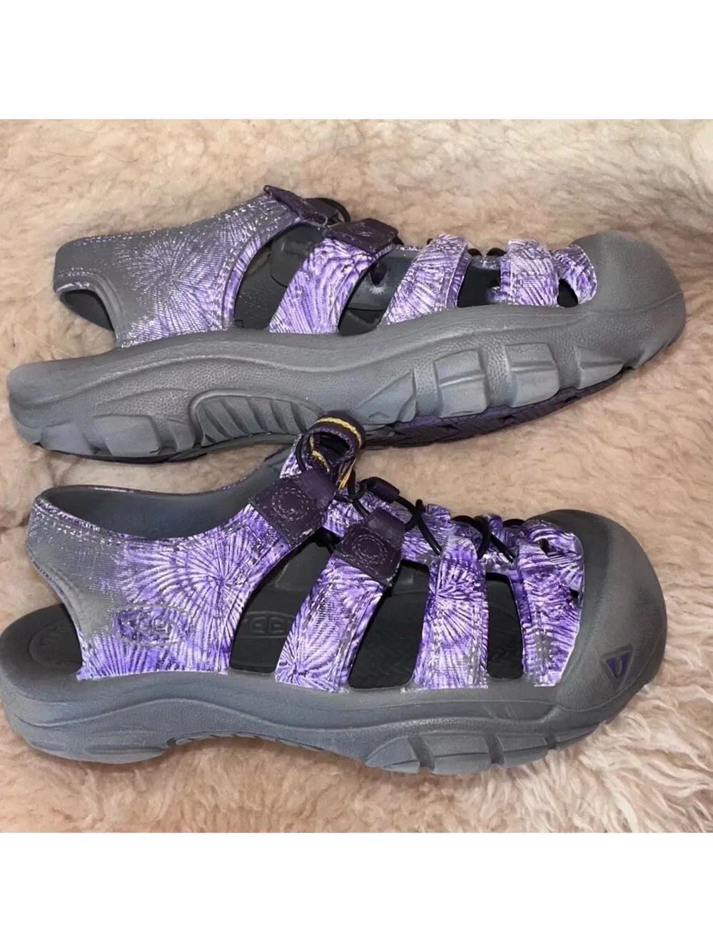 EUC Girl’s Size 3 Keen Waterproof hiking Sandal Starburst Purple